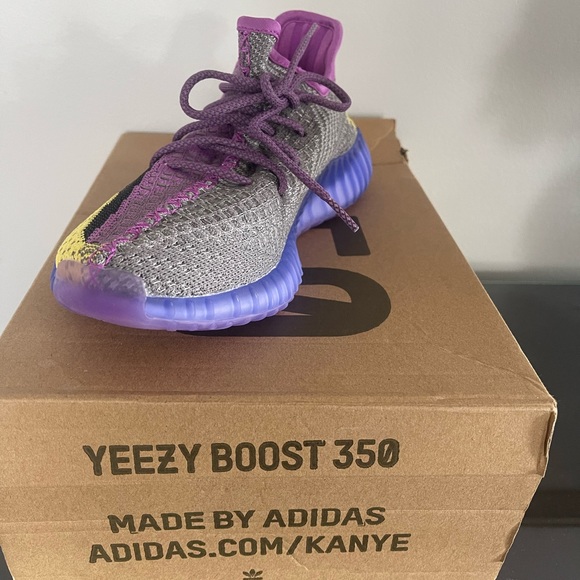 Adidas Yeezy Boost 350 BRAND NEW - Picture 3 of 3